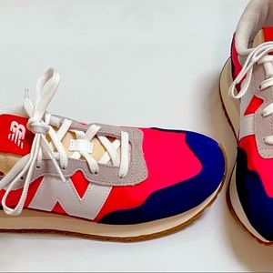 Girl’s New Balance 237